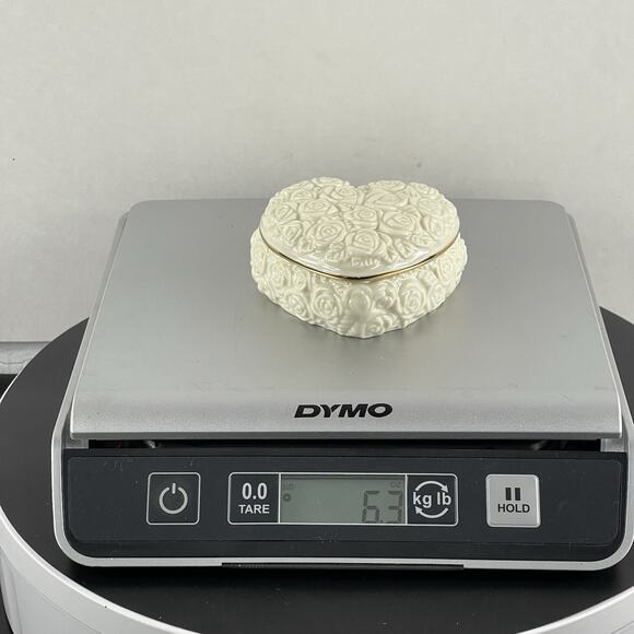 Lenox Rose Heart Shaped Decorative Ivory Trinket Jewelry Box with Lid Gold Trim - Picture 10 of 10